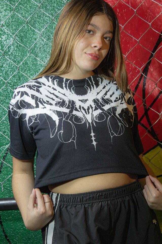Crop Top CHOPS gráfico